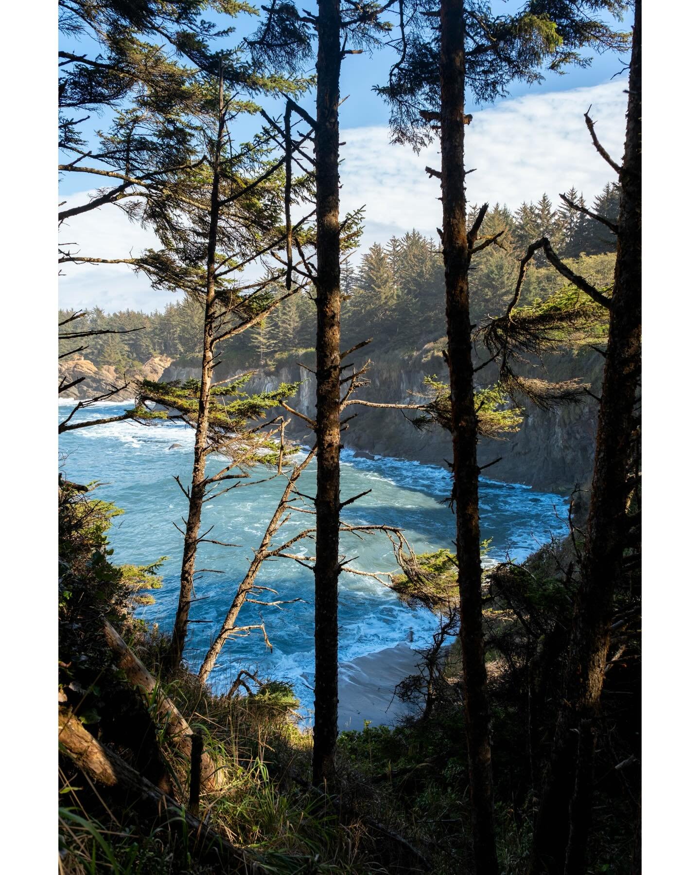 Most of the time, you don&rsquo;t get a clear view of the ocean. 

#travelogue #seaside #exploretocreate