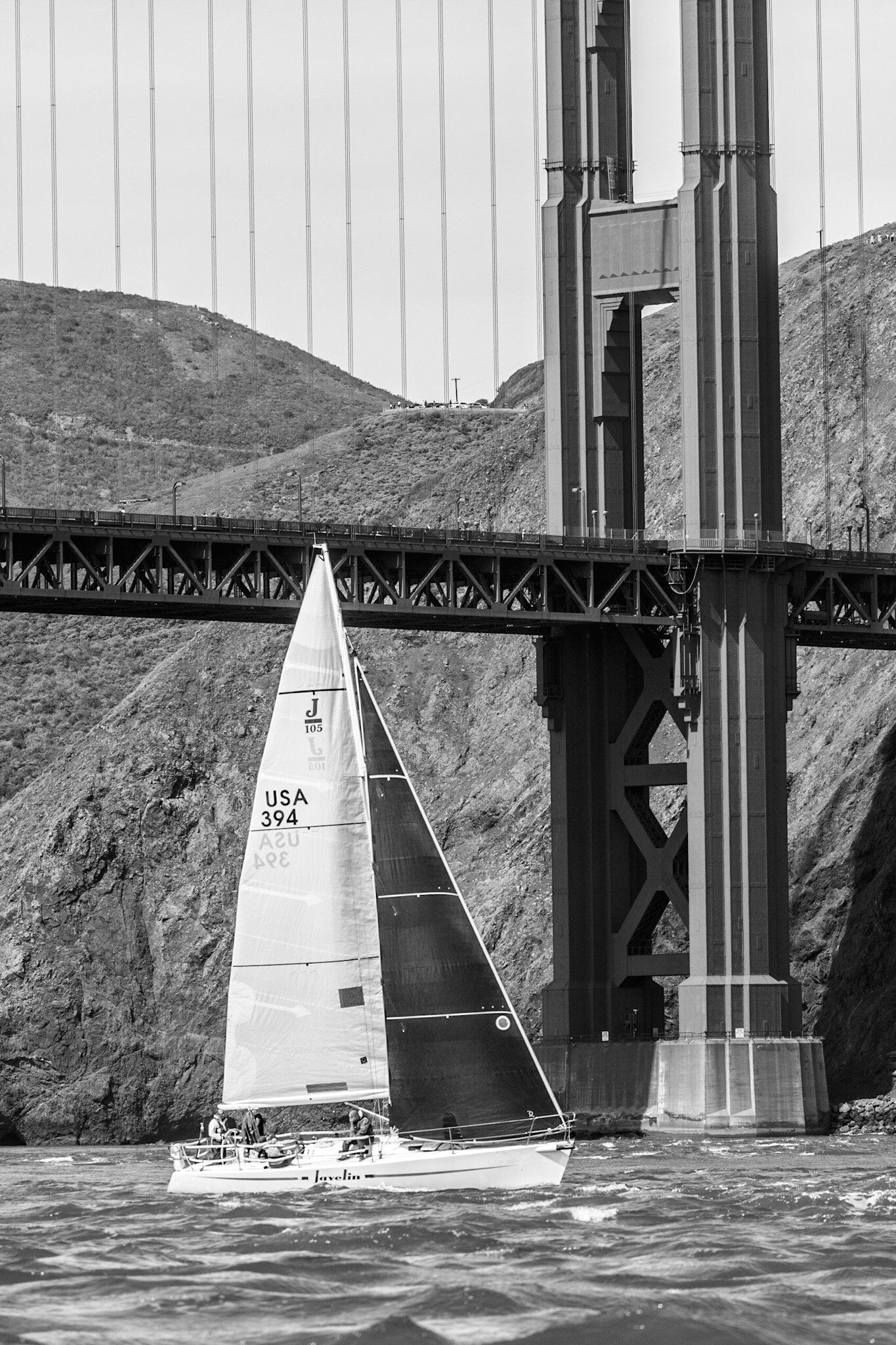  J105 ‘Javelin’ beating in front of the Golden Gate Bridge 