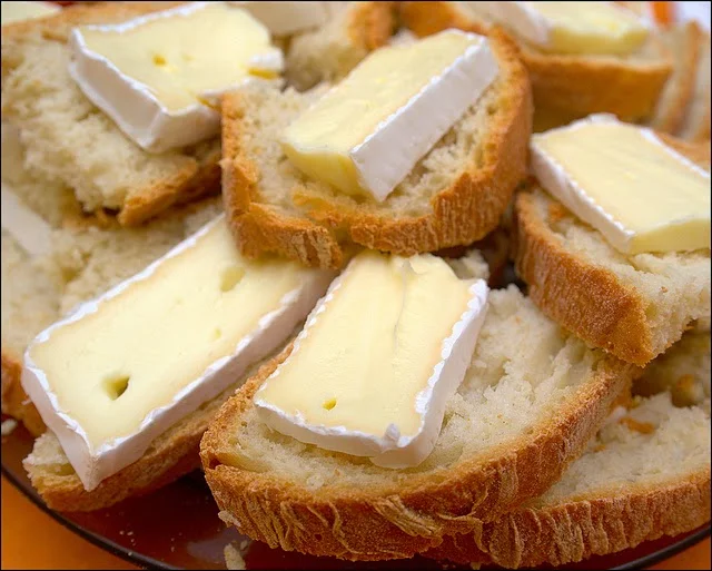 Camembert. Not Edited. Source: Roger Ferrer Ibanez