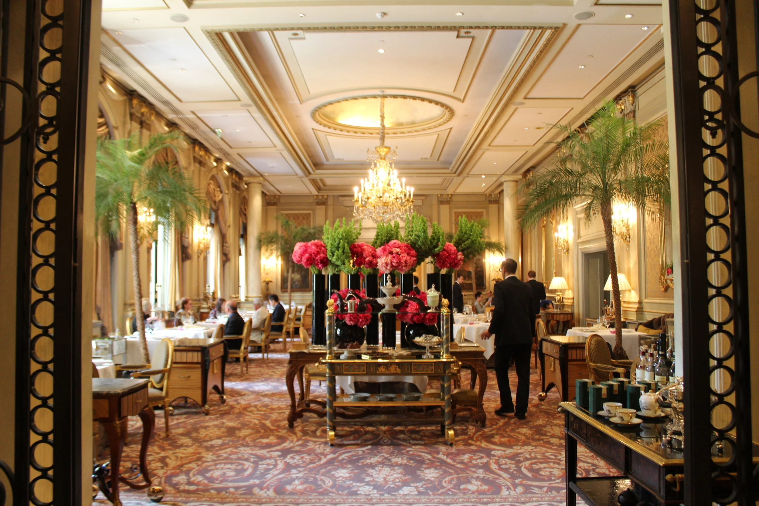 Le Cinq: Indulgence in Paris