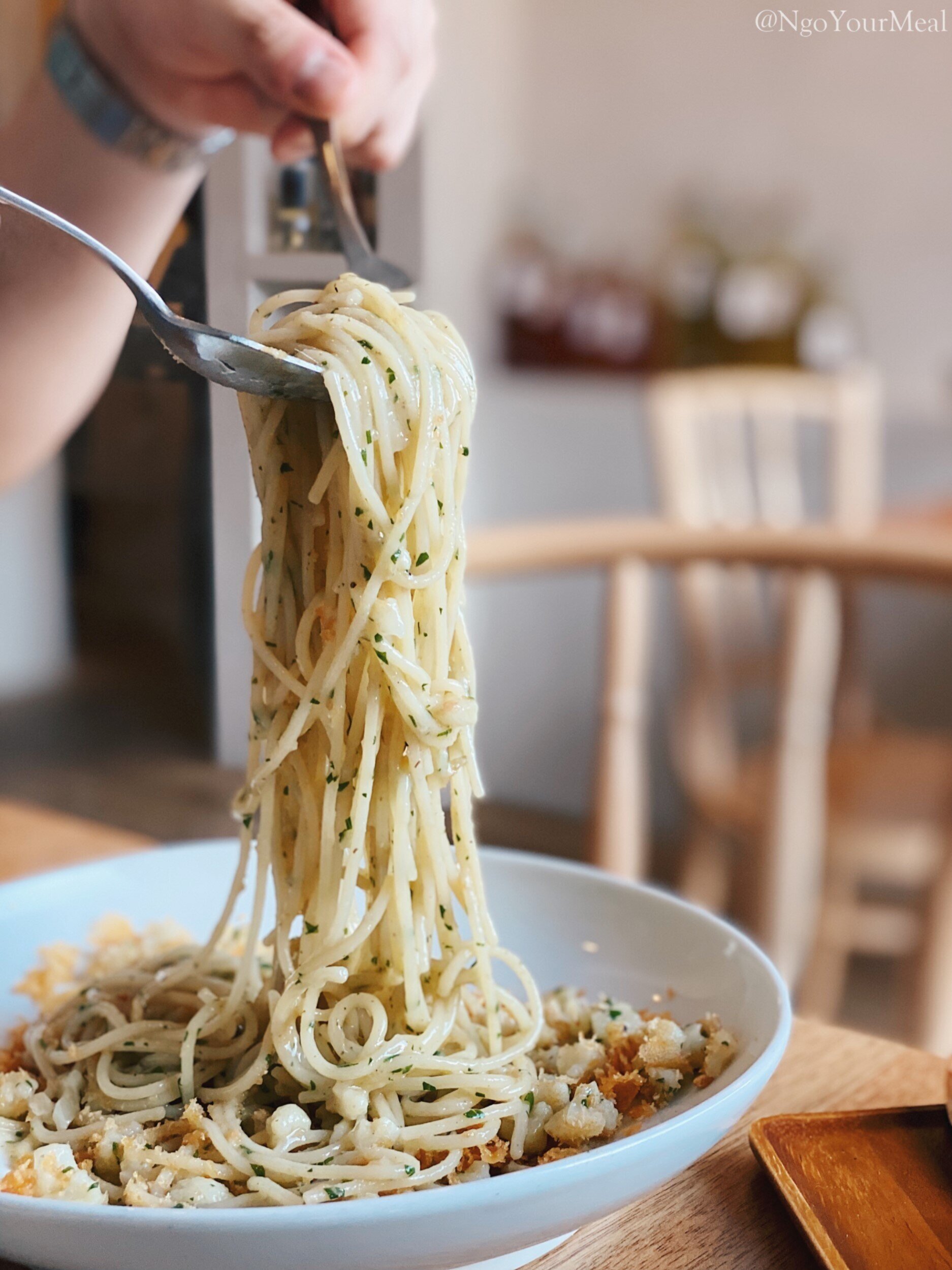 Spaghettini: “Rustichella D’Abruzzo”, Garlic, Extra Virgin Olive Oil, Peperoncino, Anchovy, Cauliflowers 