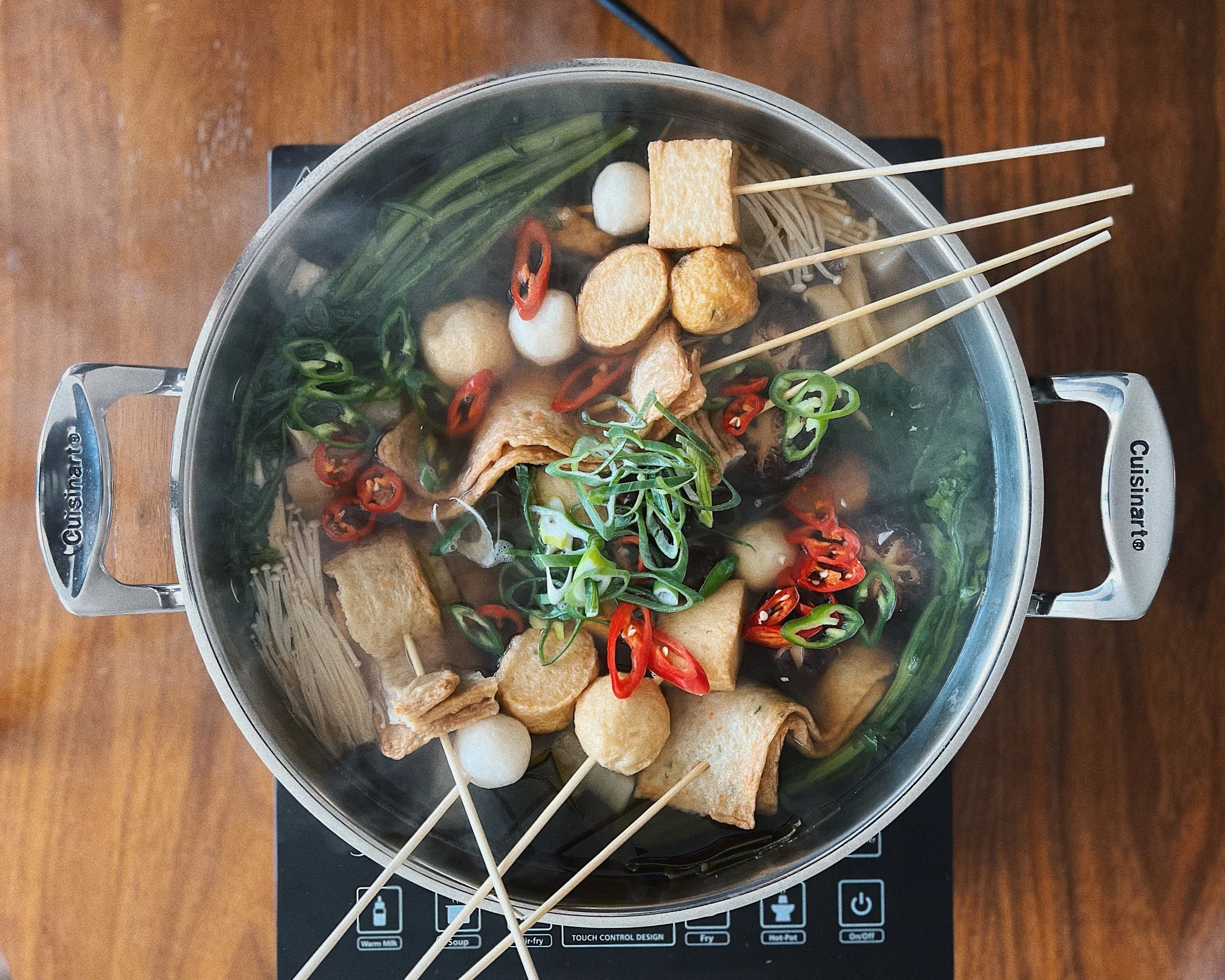 Fishcake Hot Pot (Eomuk Jeongol - 어묵전골)