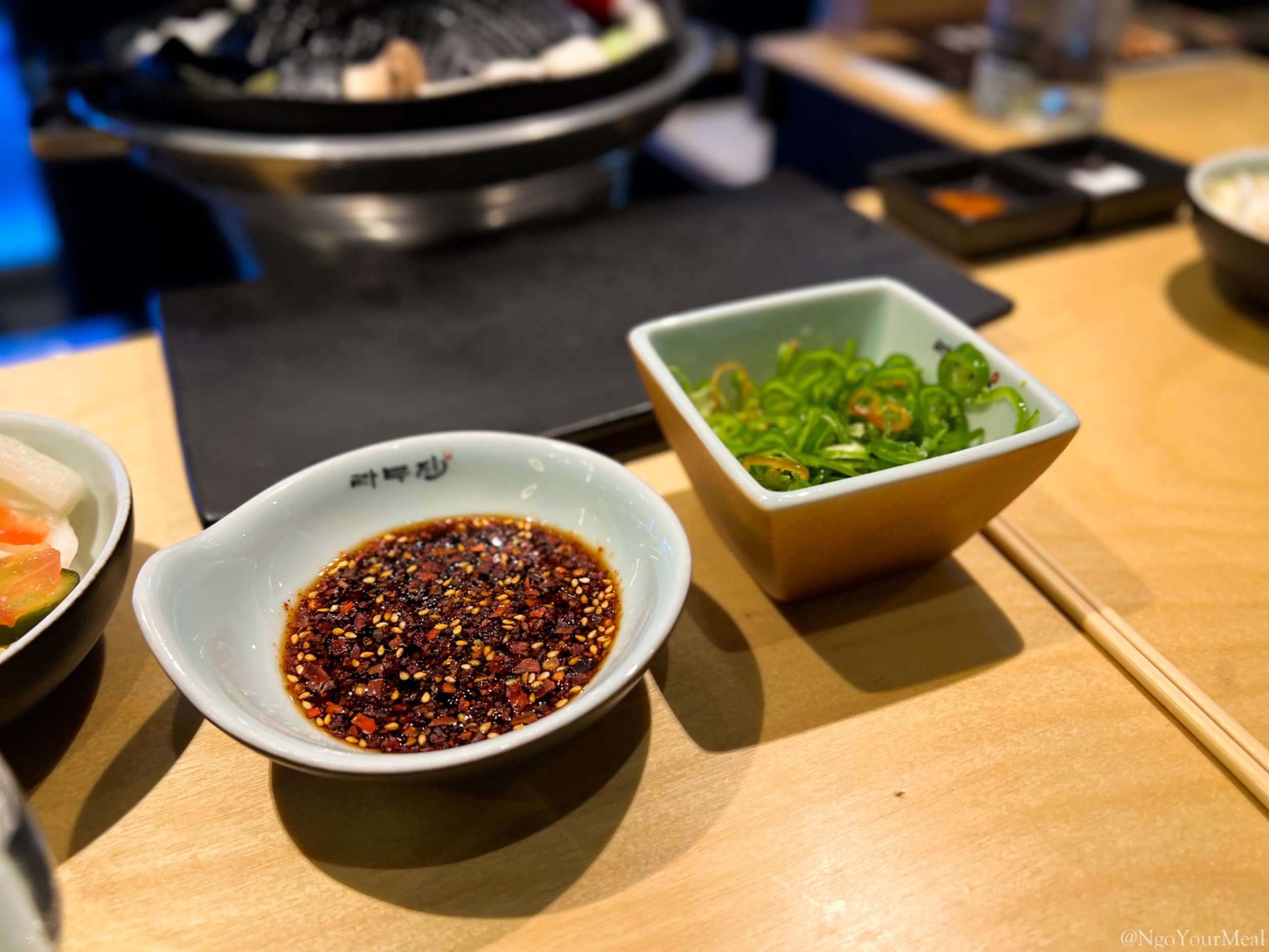 Cheongyang Peppers and Dipping Sauce (양념장)