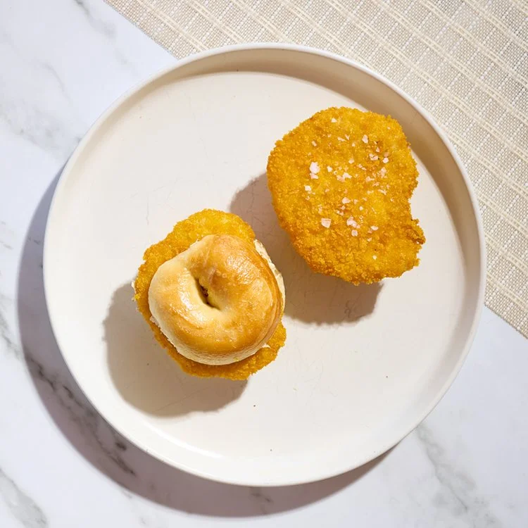 Product Spotlight 
Sliders Panko Crumb (90g - 120g) - CODE 108 

Perfect for Mini chicken burgers and sliders, Catering and functions, Kids meals, Quick-serve menus and takeaway
