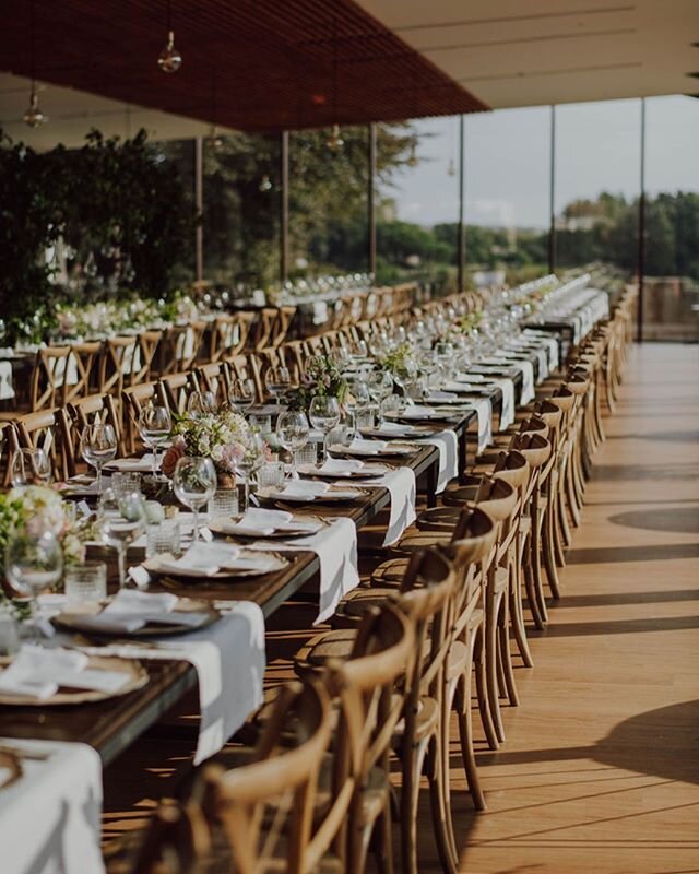 Long tables, our favorites

C+N @historiascomalma 
Photo @danielafsrodrigues 
#weddings #weddingday #weddingphotography #bride #weddinginspiration #weddingdress #underthefloralspell #weddingplanner #bridal #weddingideas #weddingplanning #brides #wedd