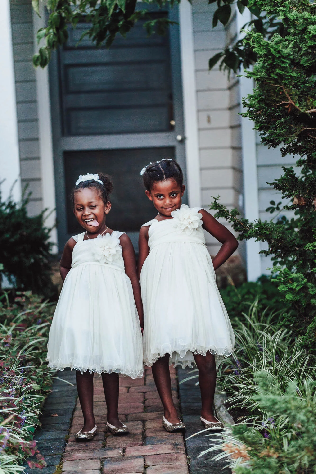 cute flower girls.jpg