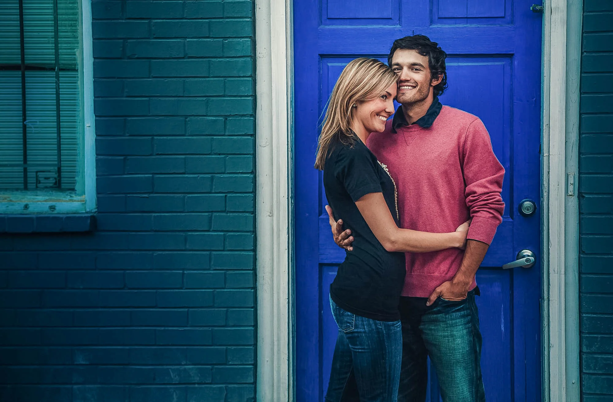 couple hugging in doorway.jpg