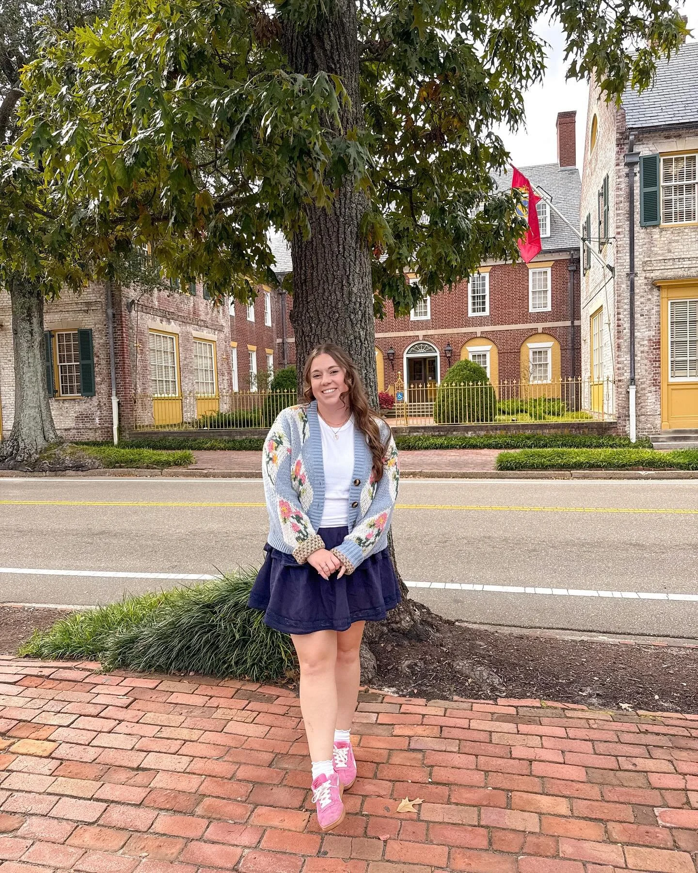 back from a wedding weekend in williamsburg✨ enjoyed some sweater weather, delicious food &amp; wine🍷, shopping downtown &amp; at the farmer&rsquo;s market &amp; good company while celebrating the happy couple🤍 prepping this week for @germanvillage