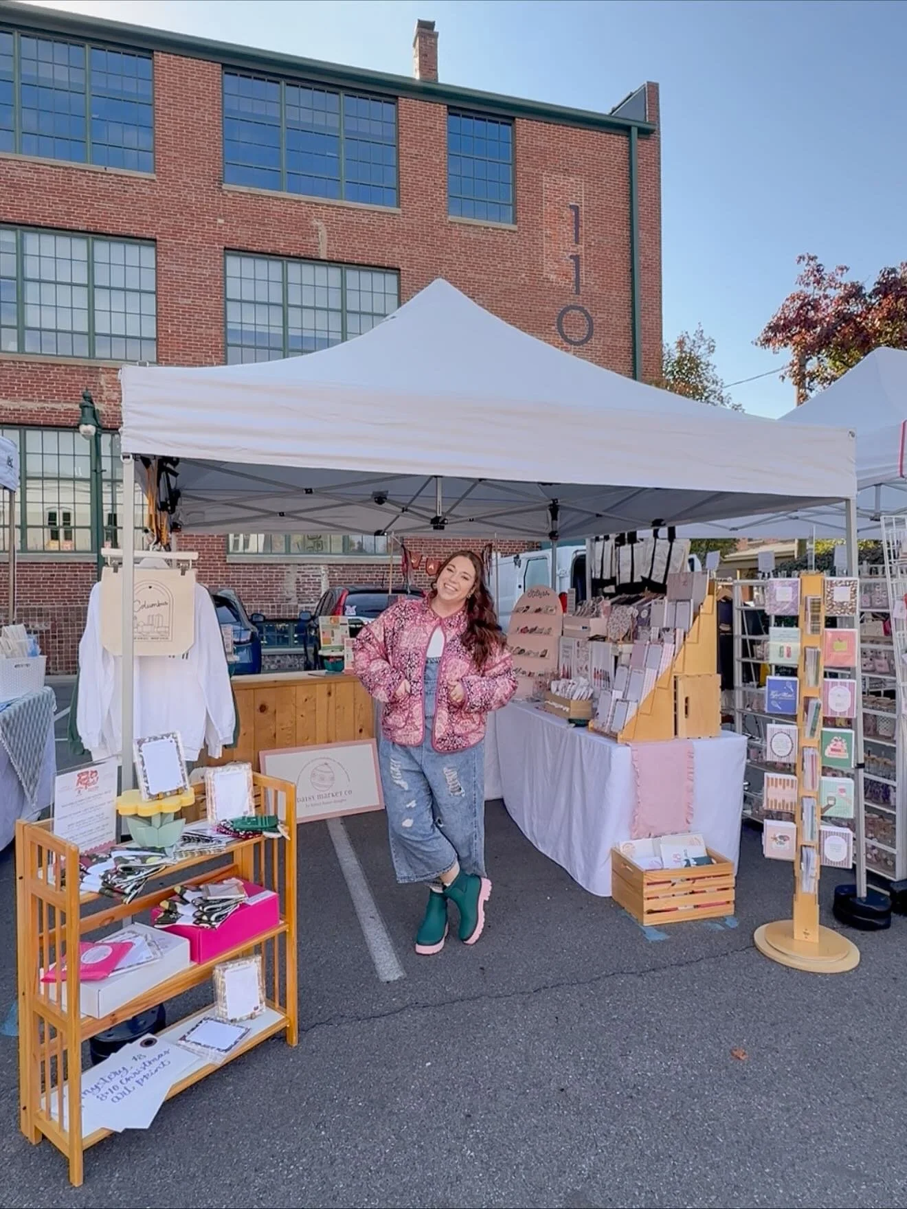 happy @germanvillagemakersmarket apple fest !! ✨🍎 until 5 today 🫶🏻