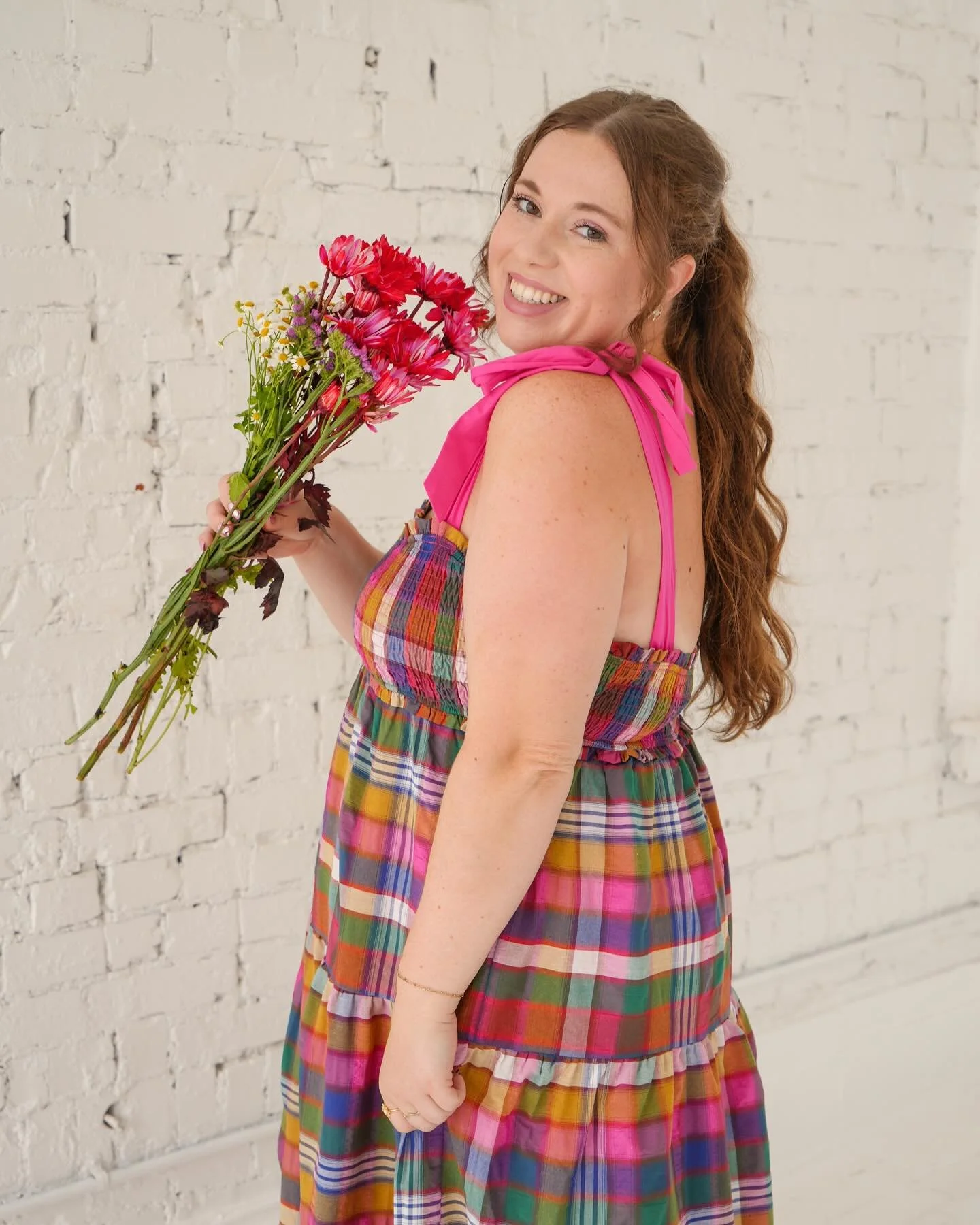 happy tuesday!! 🌼🌷 I still can&rsquo;t get over how amazing @germanvillagemakersmarket apple fest🍎 was this past weekend!! so so so thankful🥹🫶🏻 up next is @themayberrymarket this friday &amp; saturday🩷 to see my whole schedule (as of now) head