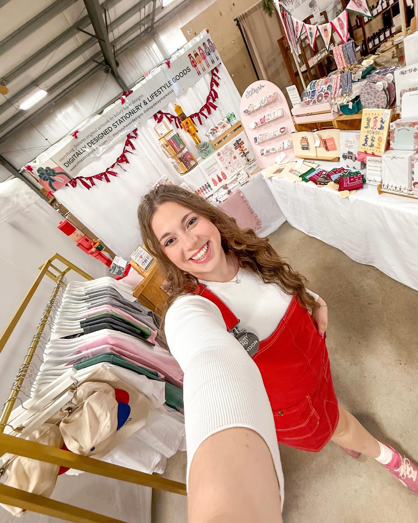 first holiday market of the season✨❤️ day one @themayberrymarket 🫶🏻