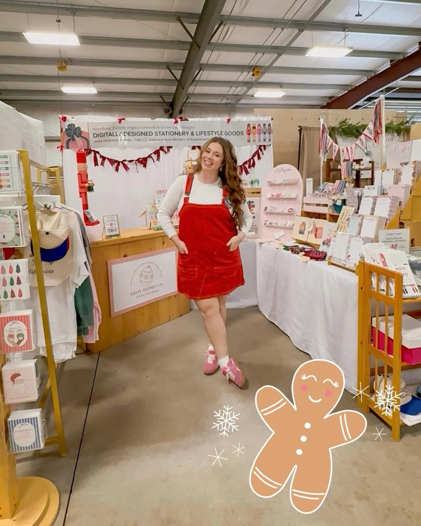 wishing you a very merry christmas!! ❤️🎄✨hope you have the best day🫶🏻 thanks so much for shopping &amp; supporting this year, especially during the holiday season! if santa brought you any @shopdaisymarketco presents, I&rsquo;d love to see🎅🏼🎁