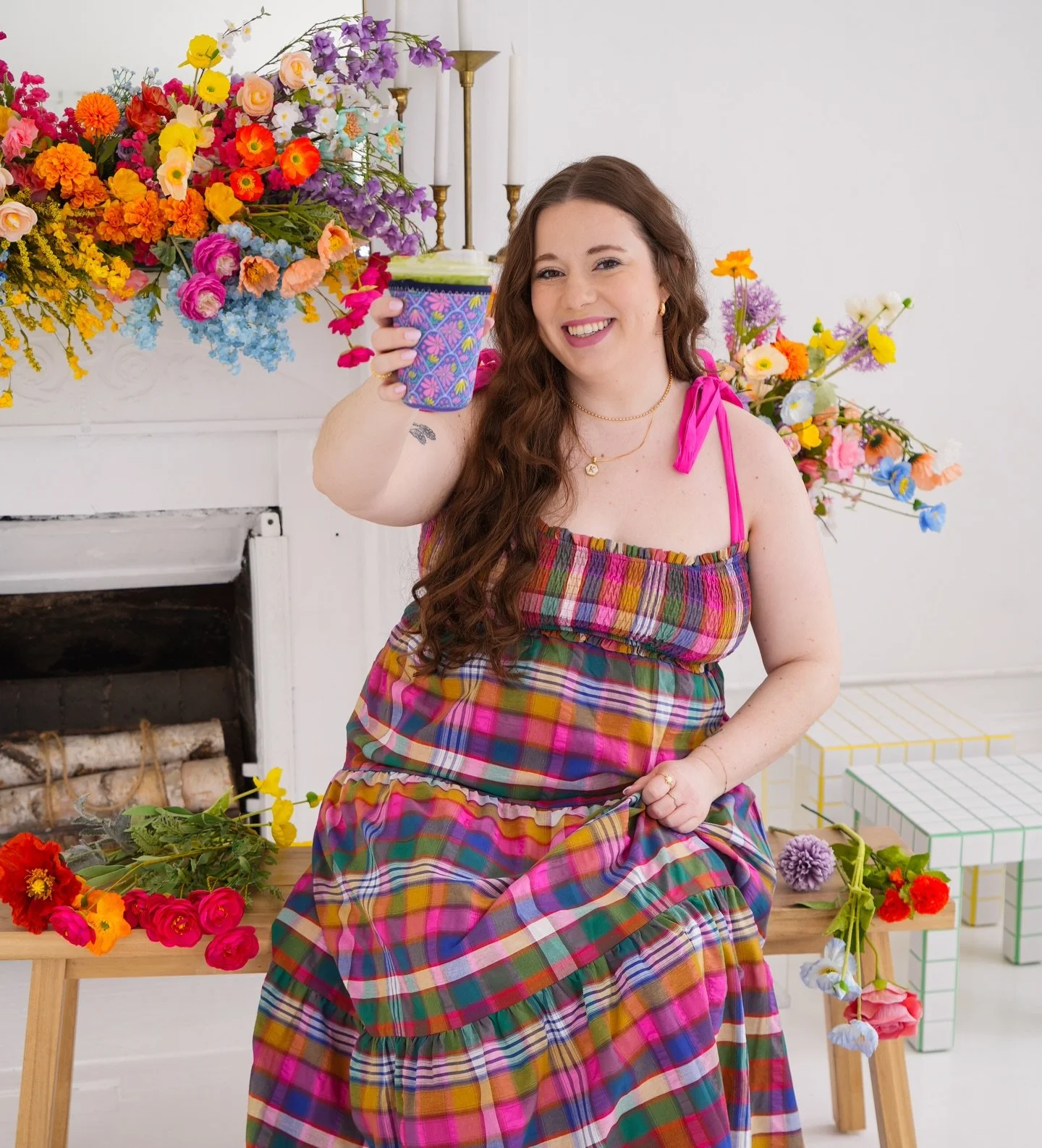 cheers to friday✨🌷🌼 bold blooms drink sleeves are now available 🫶🏻 keep your iced coffees, matchas, lemonades &amp; more cold &amp; cute☕️🍵