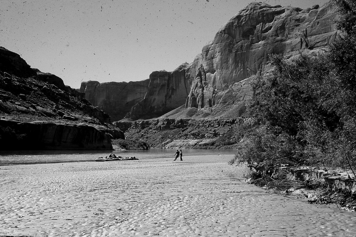 03_Holding+Boats+Onshore_Vaughn-Short.jpg