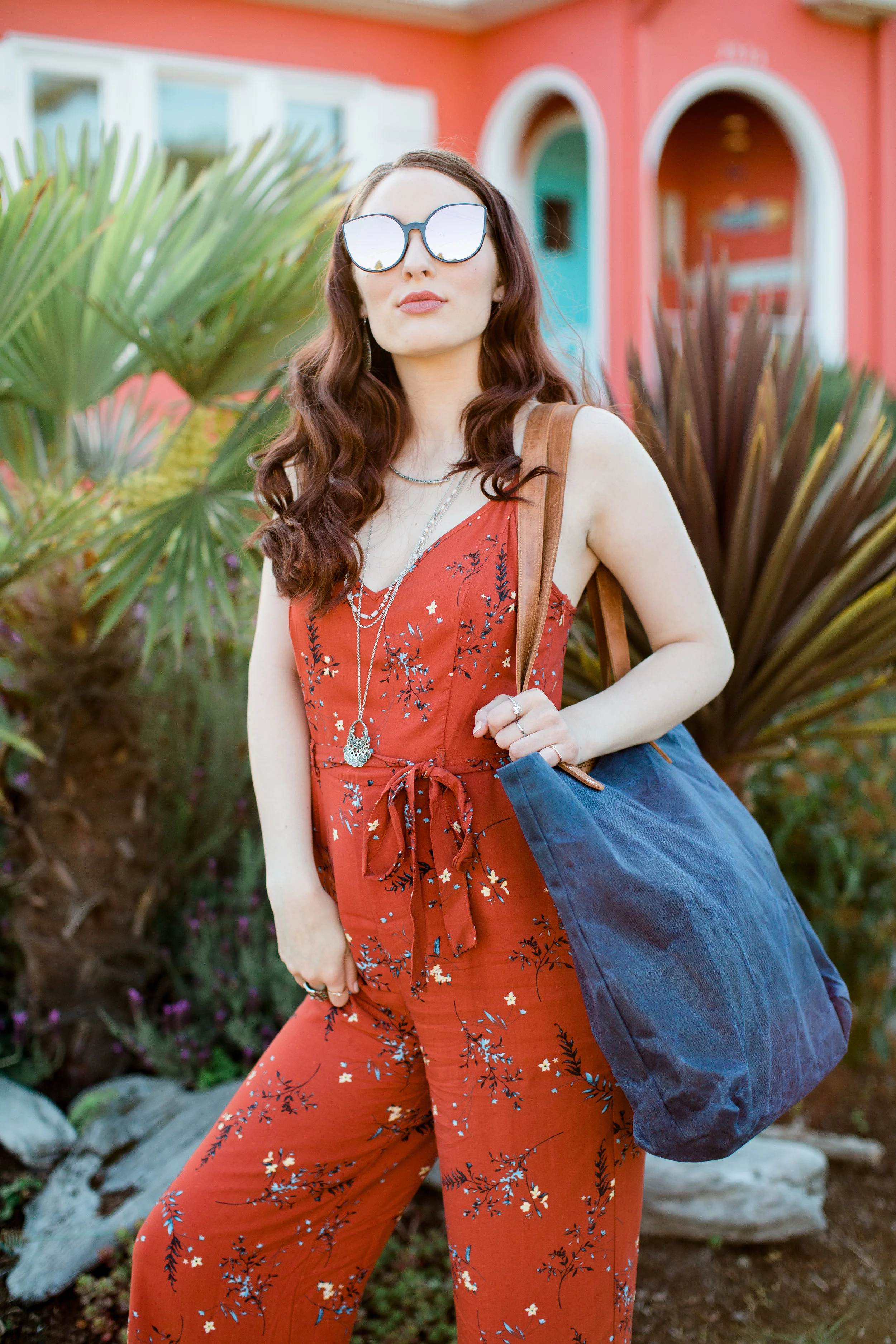  Photographer: Janelle Elaine Photography:  https://www.janelleelainephotography.com   Bag- Freeset USA:  https://freesetusa.com/pages/our-story  