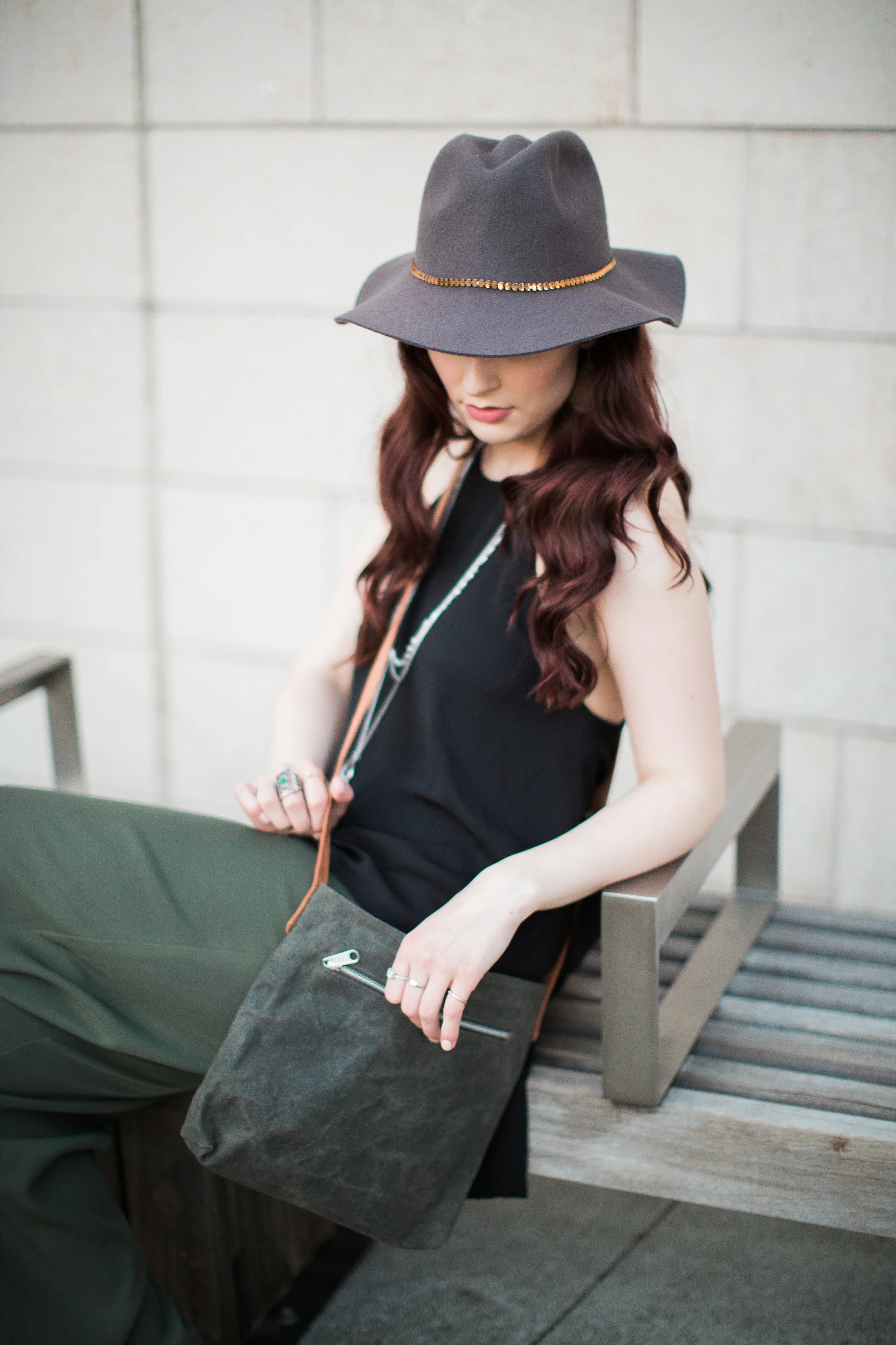  Photographer: Janelle Elaine Photography:  https://www.janelleelainephotography.com   Bag- Freeset USA:  https://freesetusa.com/pages/our-story  