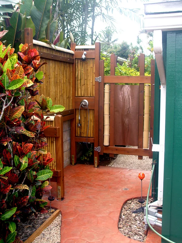   Click here to view more on the  Wailua River Outdoor Shower   
