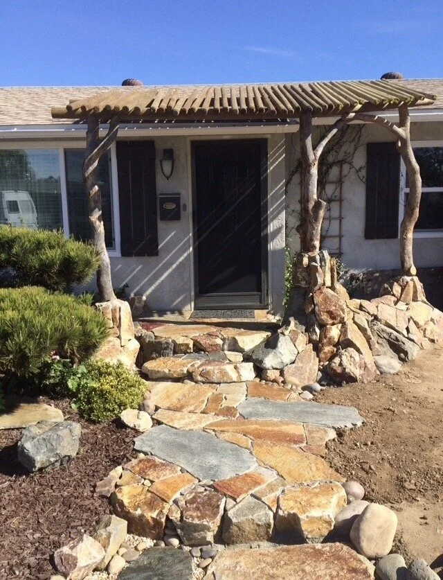  Click here to view more on the   San Diego Pole Shade Structure   