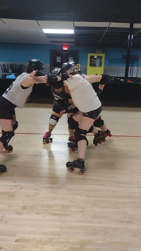 Chrome Dome is making her ERD debut this weekend along side all your favorite ERD skaters. You don't want to miss it! Grab your tickets at the link in our bio.
#erd #erierollerderby #erie #eriepa #keeperieweird #rollerderby #rollerderbylife #derby #
