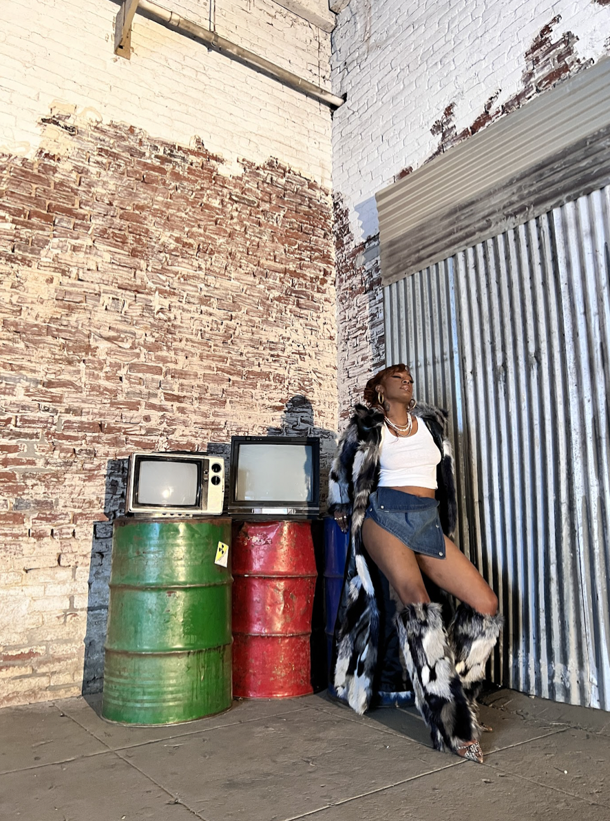 KARI FAUX FOR HER 'ME FIRST' MUSIC VIDEO