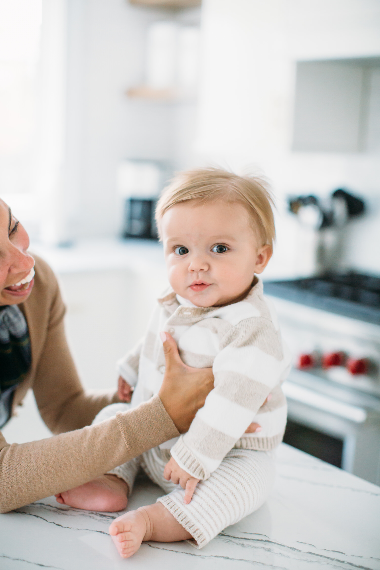 Lehi, Salt Lake City Family Photographer, at home kitchen