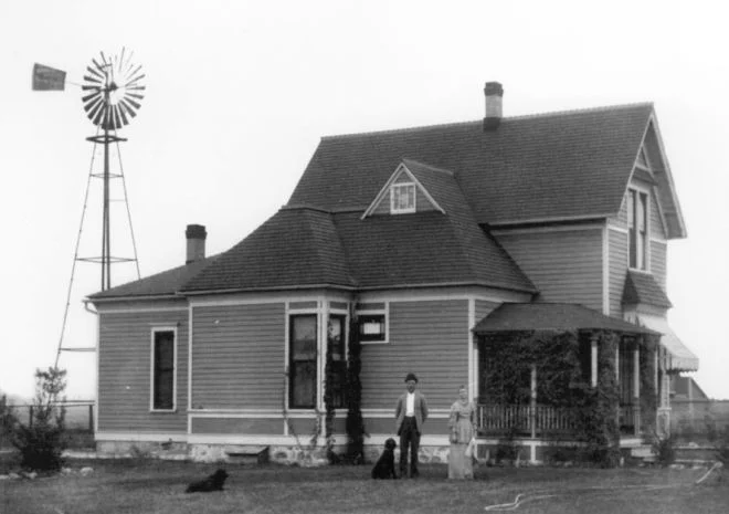 49_Day_House__Lund_Hoel_House__circa_1892.jpg