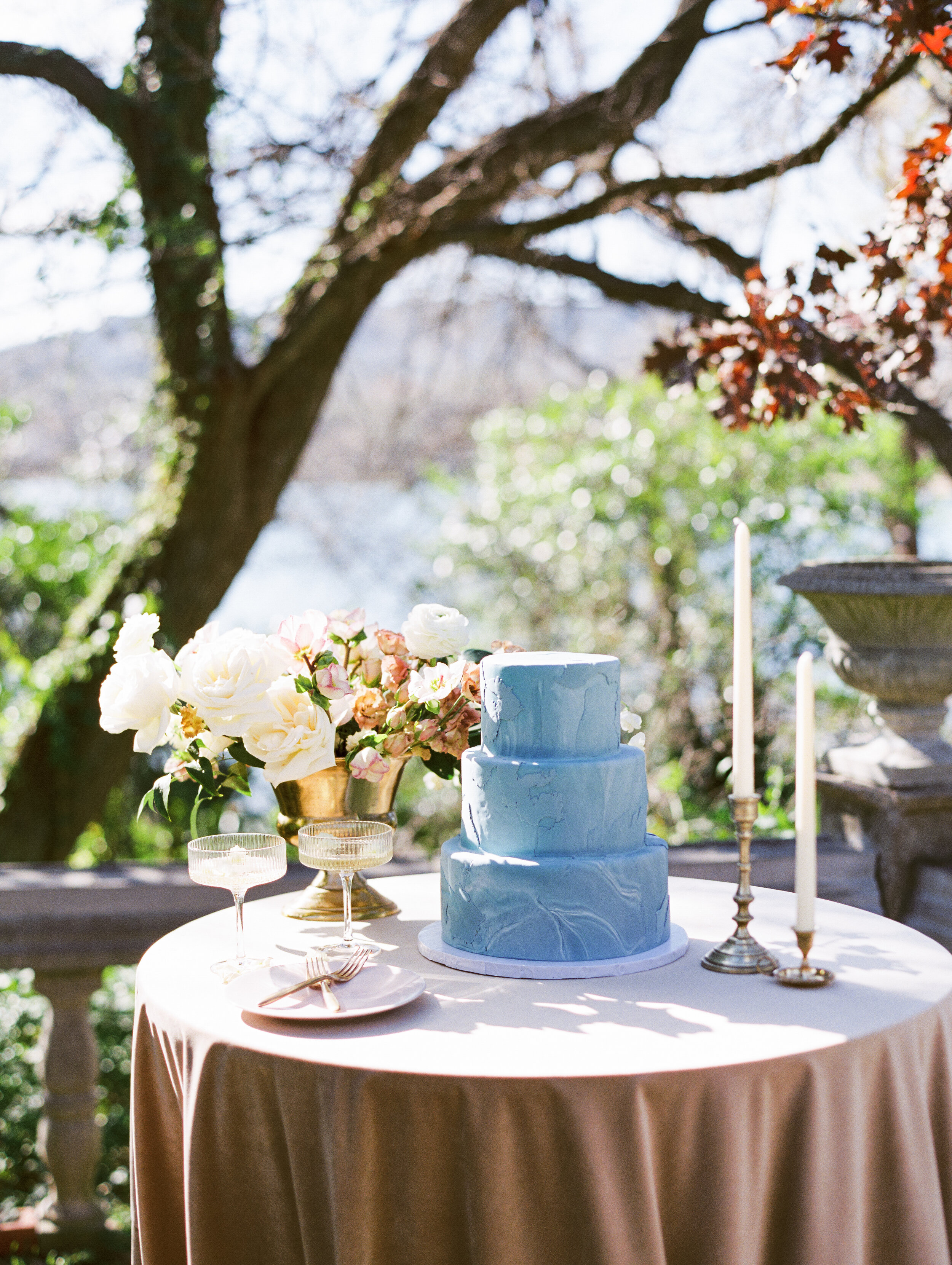 Pink-Champagne-Designs-Wedding-inspiration-modern-cakes