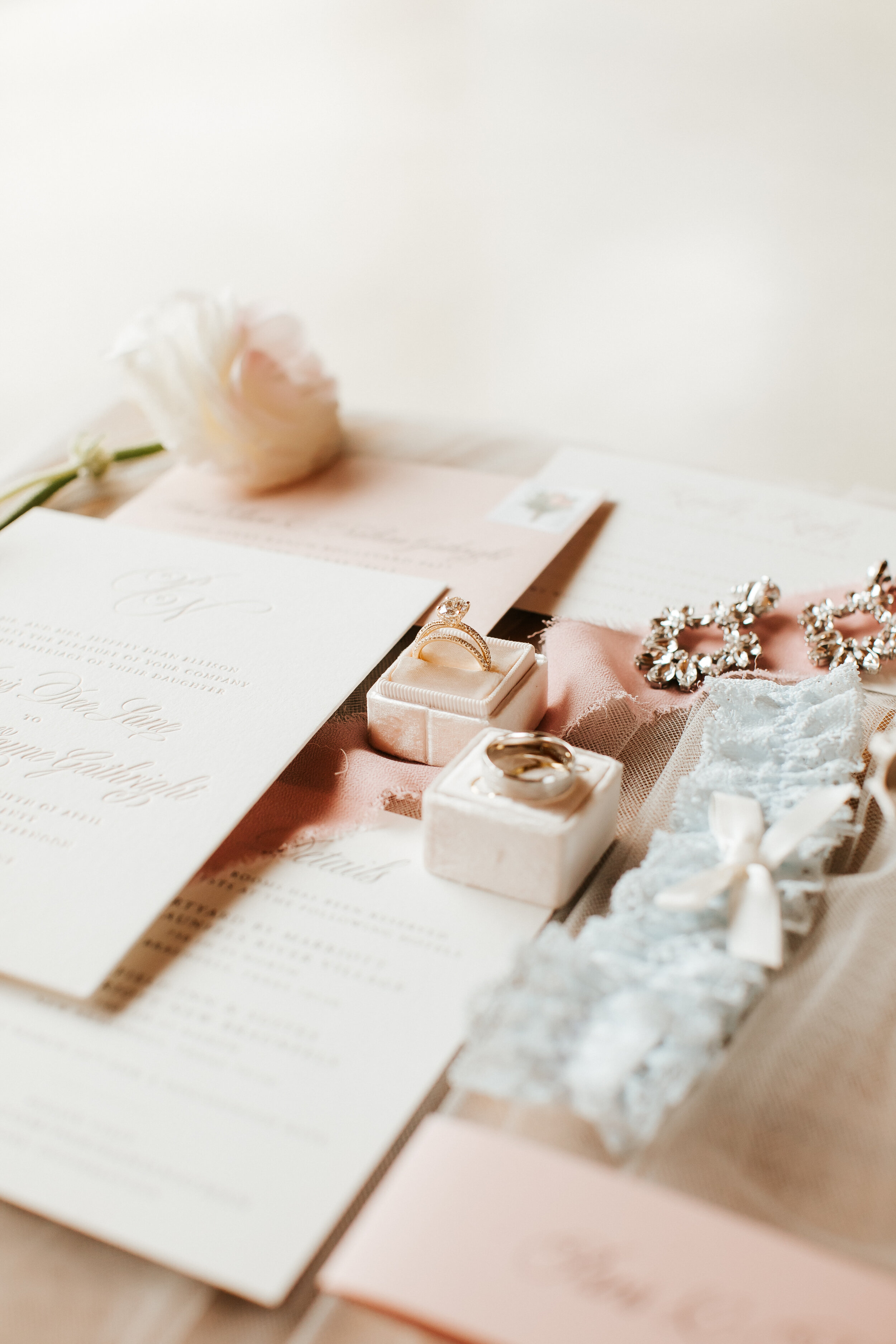 Pink-Champagne-Designs-Wedding-Invitation-inspiration