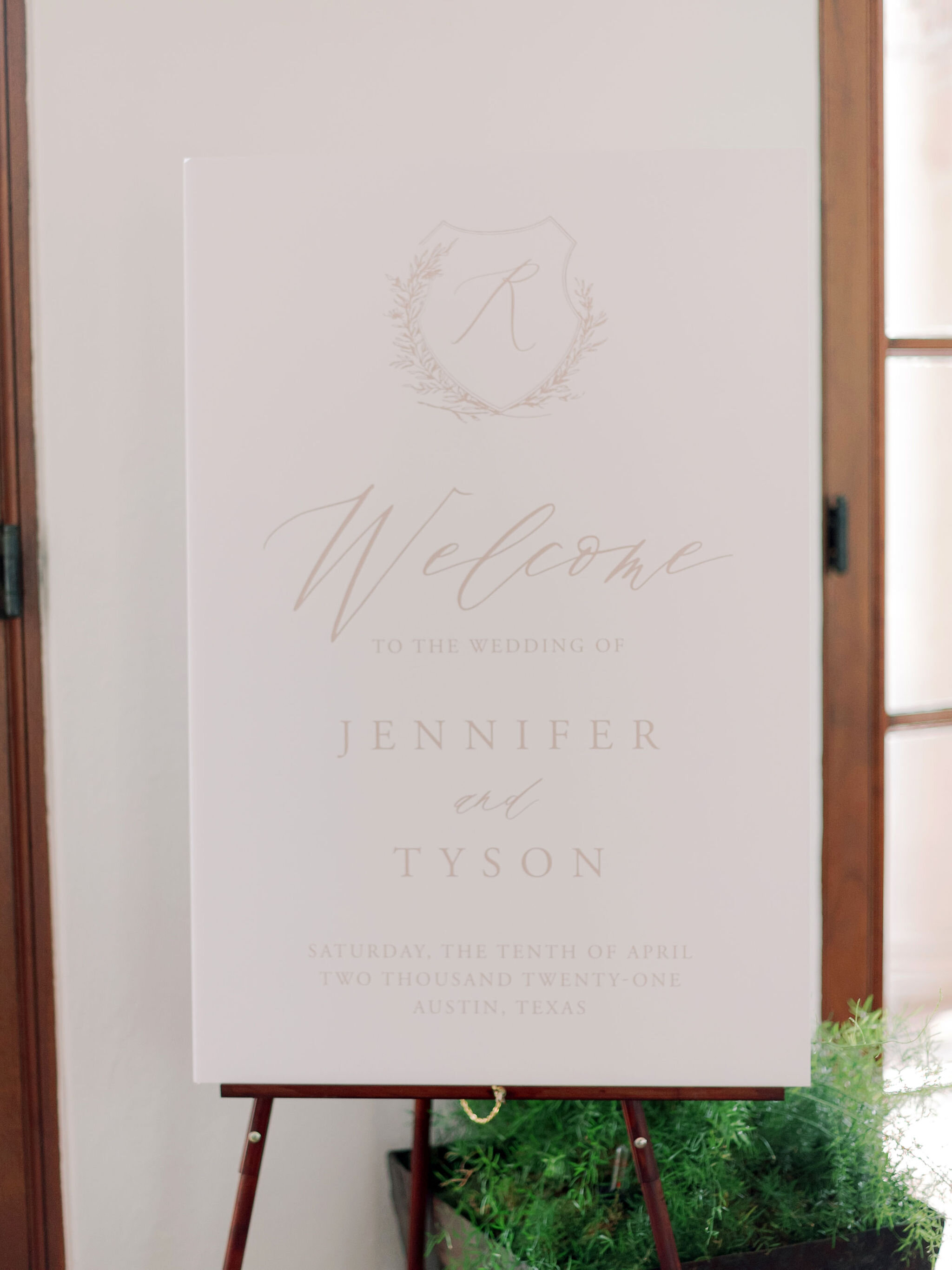 Pink-Champagne-Designs-Modern-Day-of-Stationery-and-welcome-sign