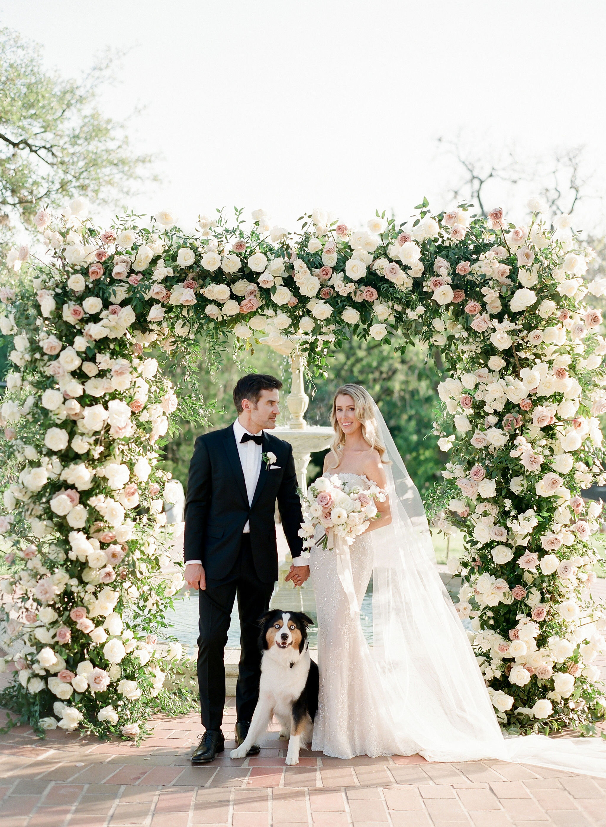 Pink-Champagne-Designs-Modern-Bride-and-groom-estate-wedding