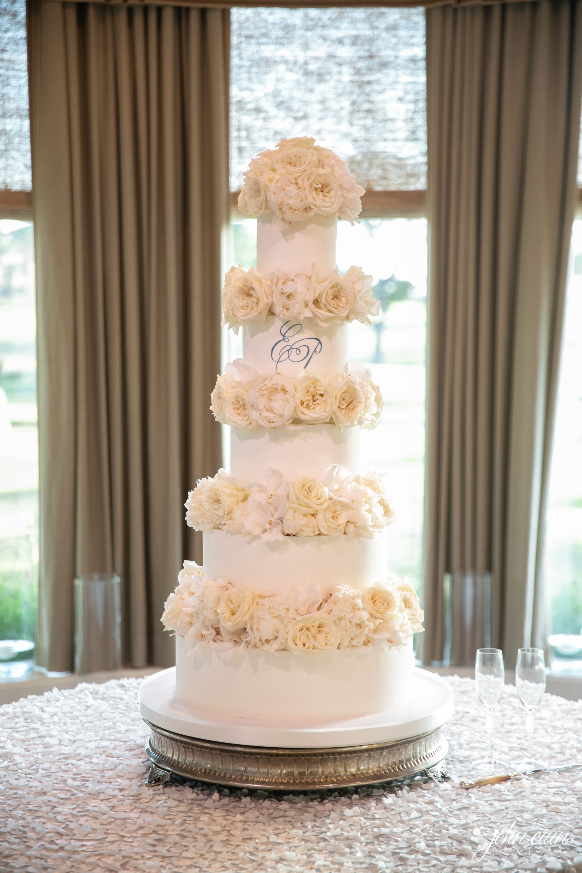 Pink-Champagne-Designs-Luxury-Wedding-Cake-Details