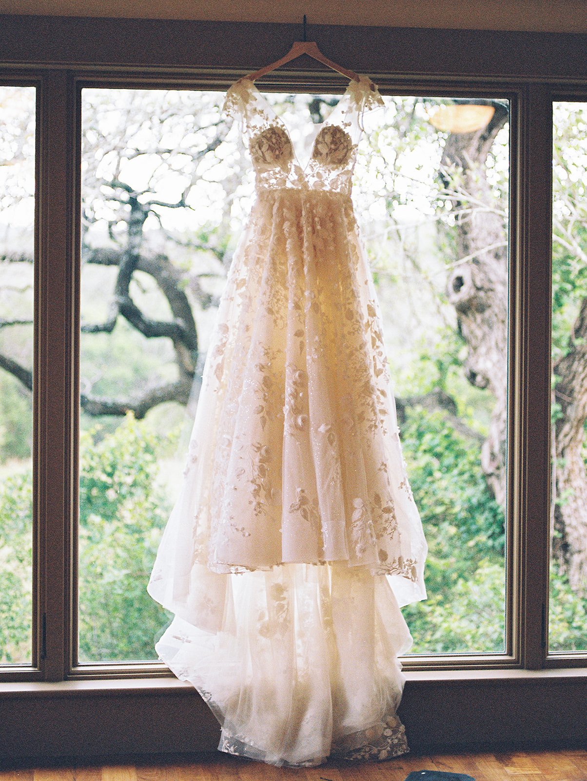 Pink-Champagne-Designs-Modern-bride-dress-inspiration