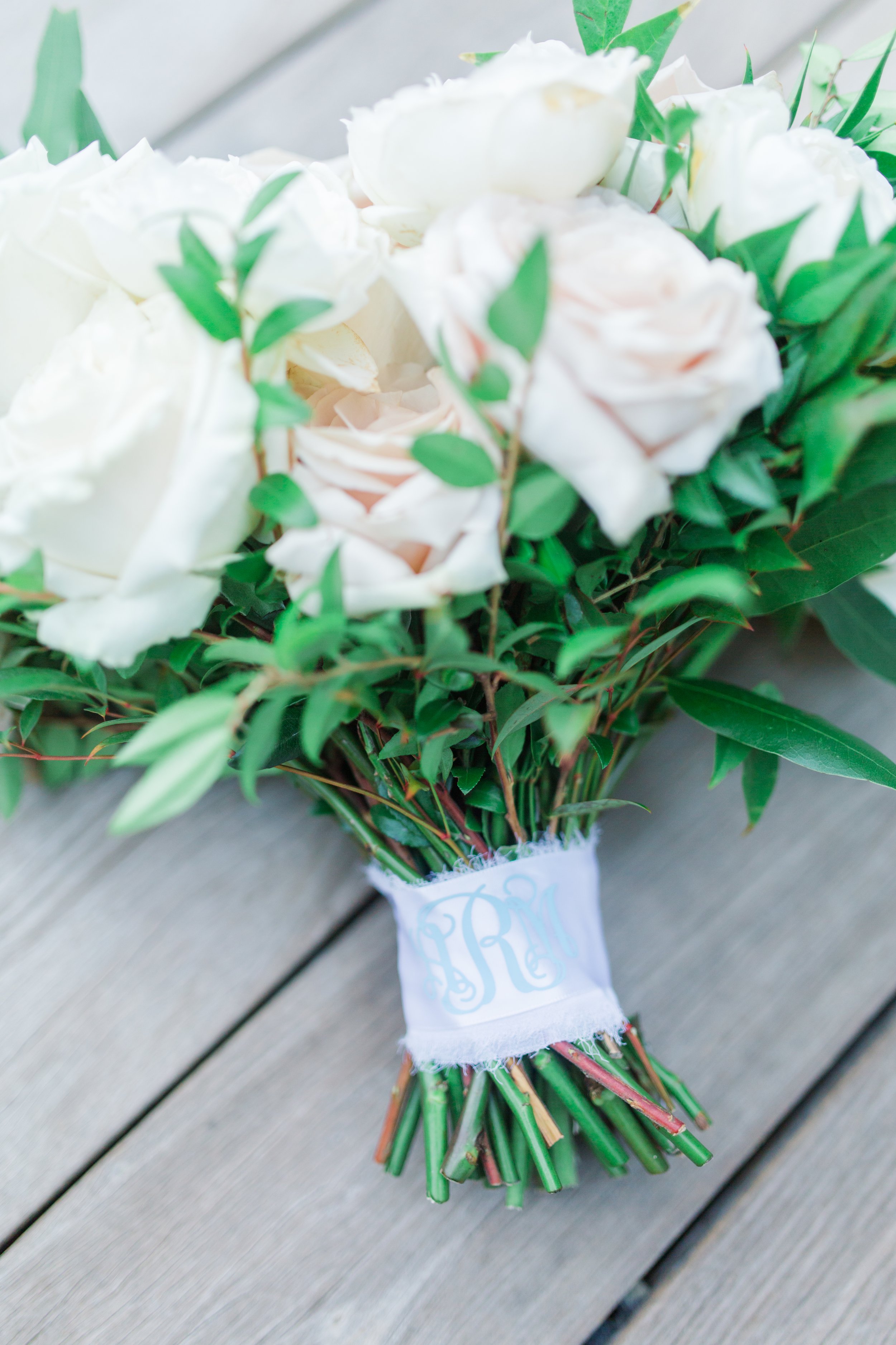 Pink-Champagne-Designs-Wedding-desing-inspiration-bouquet-sash