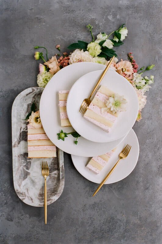 Pink-Champagne-Designs-beautiful-cake-inspiration-for-modern-weddings