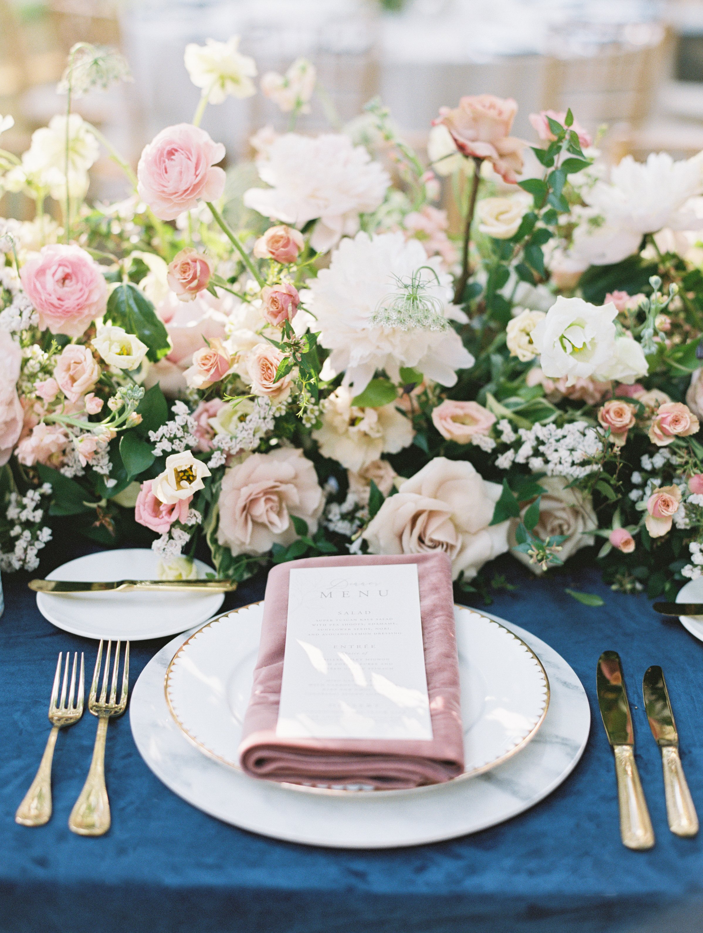Pink-Champagne-Designs-Wedding-linens-and-color-themes-for-modern-weddings