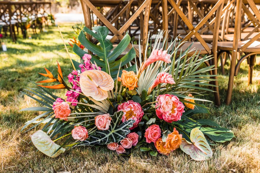 Pink-Champagne-Designs-Wedding-ceremony-florals-for-modern-tropical-brides