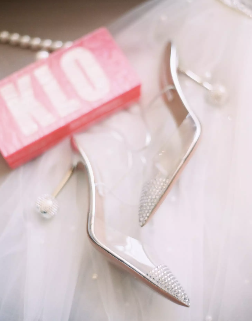 Pink-Champagne-Designs-Modern-bride-wedding-inspiration