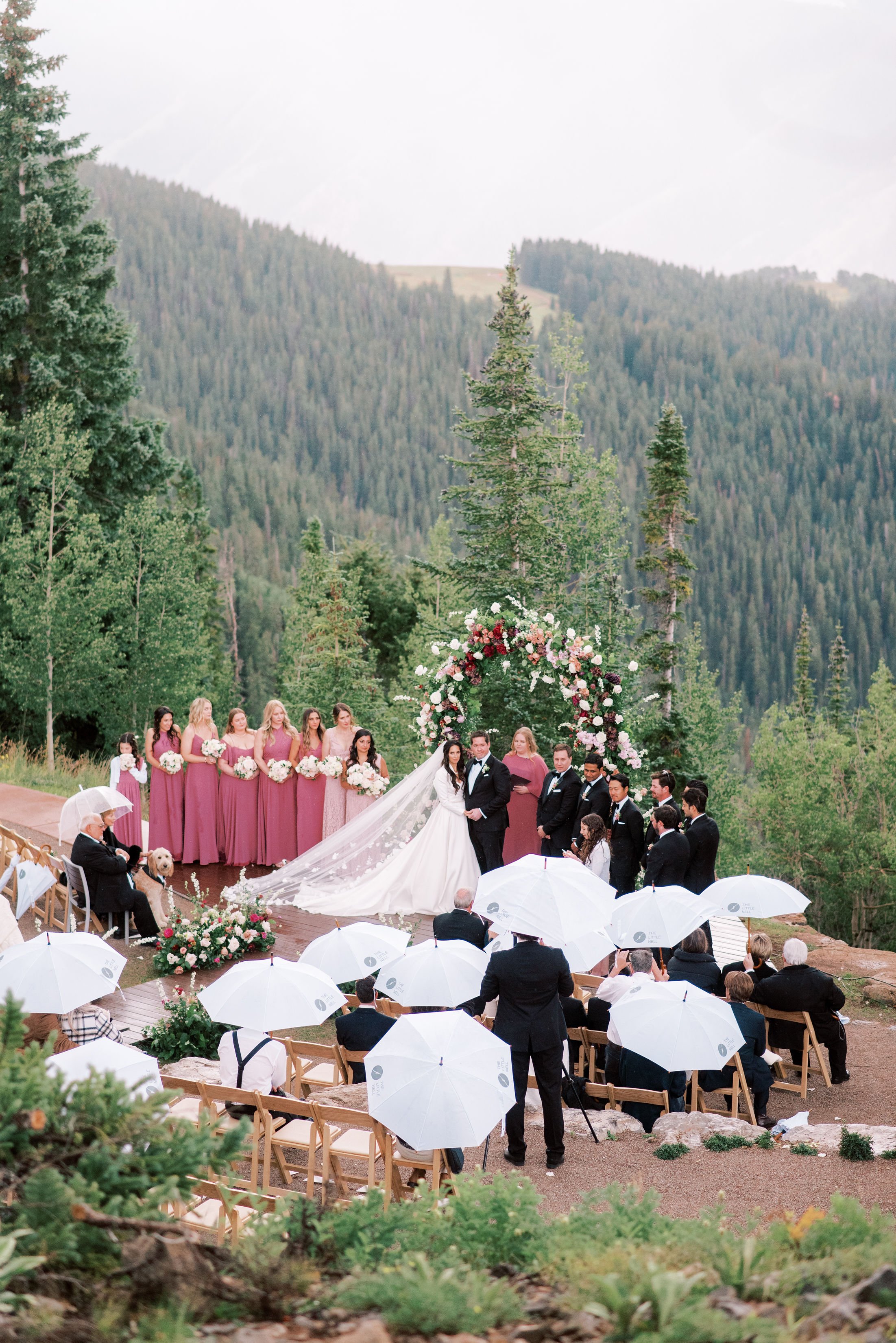 Pink-Champagne-Designs-Rainy-brides-Modern-Wedding-Inspiration