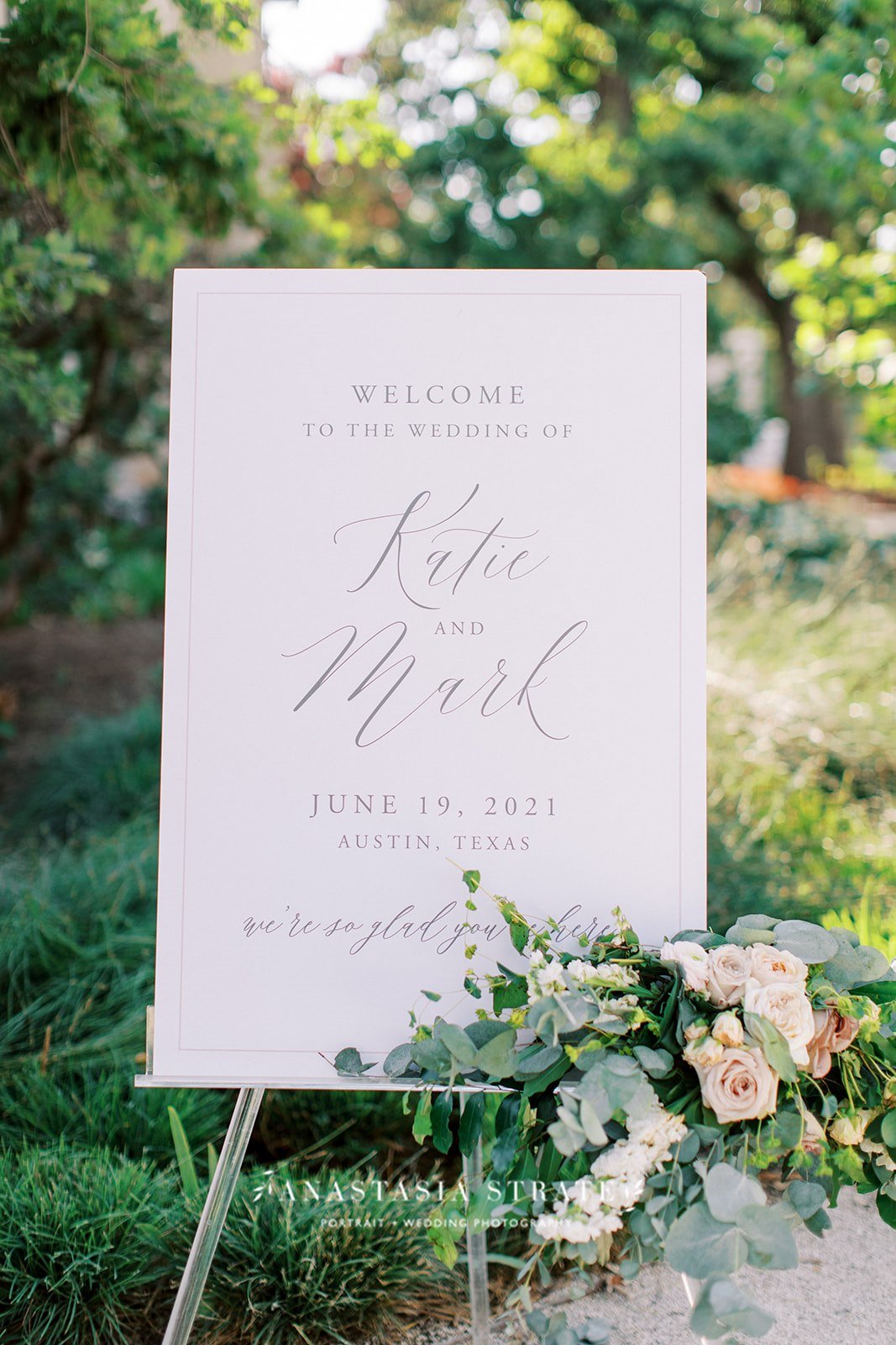 Pink-Champagne-Designs-wedding-welcome-signs