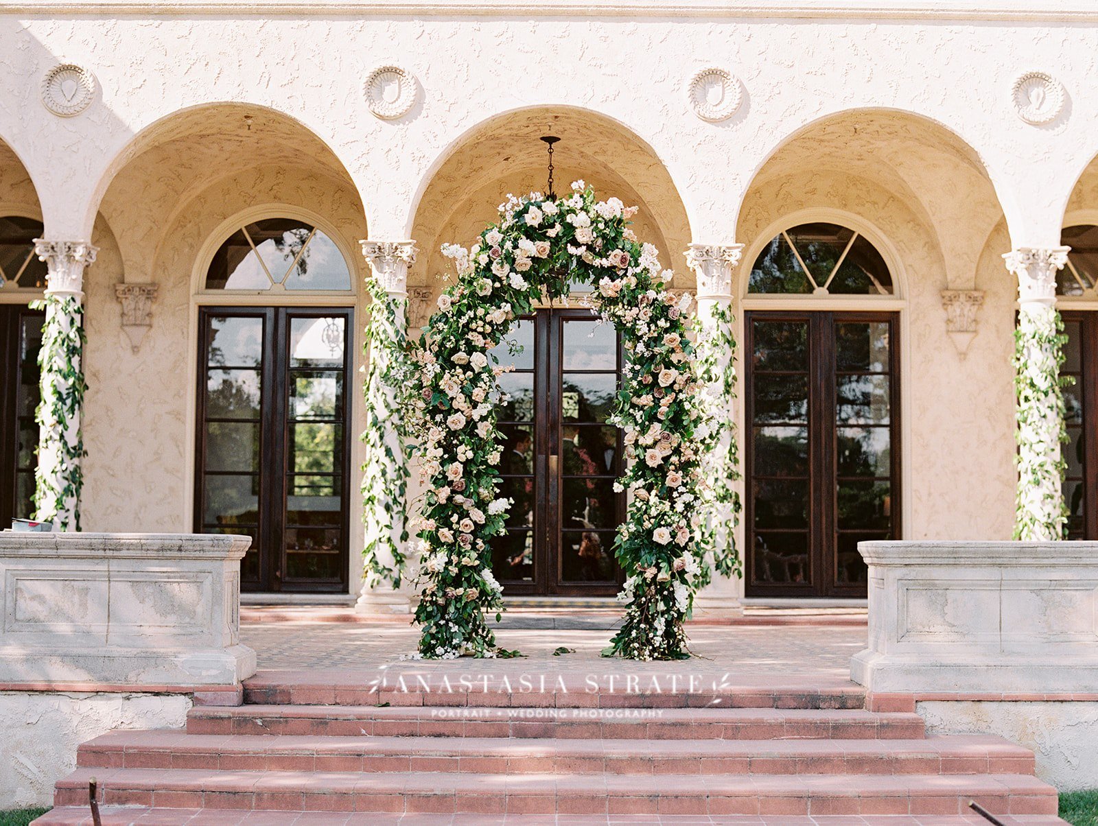 Pink-Champagne-Designs-Commodore-Perry-Austin-Texas-floral-wedding-display