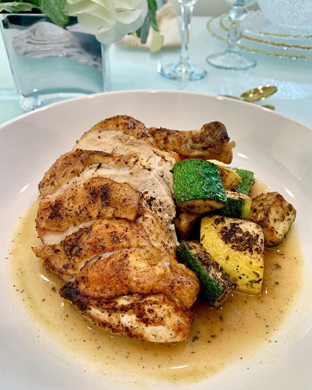 Lemon Pepper Roasted Bone-In Chicken Breast is the perfect combination of Crisp &amp; Juicy! Paired with Seasonal Roasted Veggies on our Father&rsquo;s Day family meals menu! .
Father&rsquo;s Day is this Sunday! Place your orders soon to ensure avail