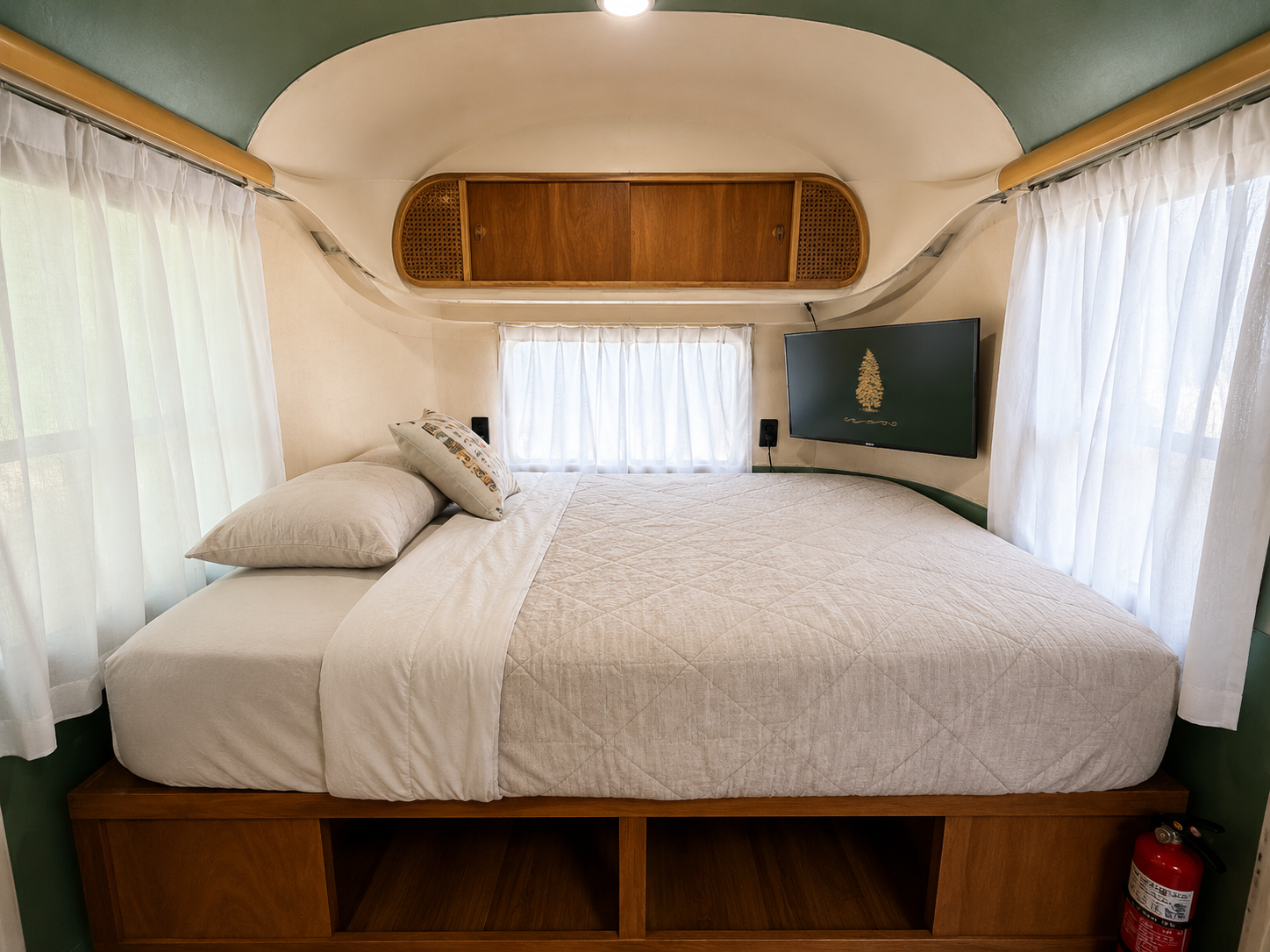 bedroom airstream.png