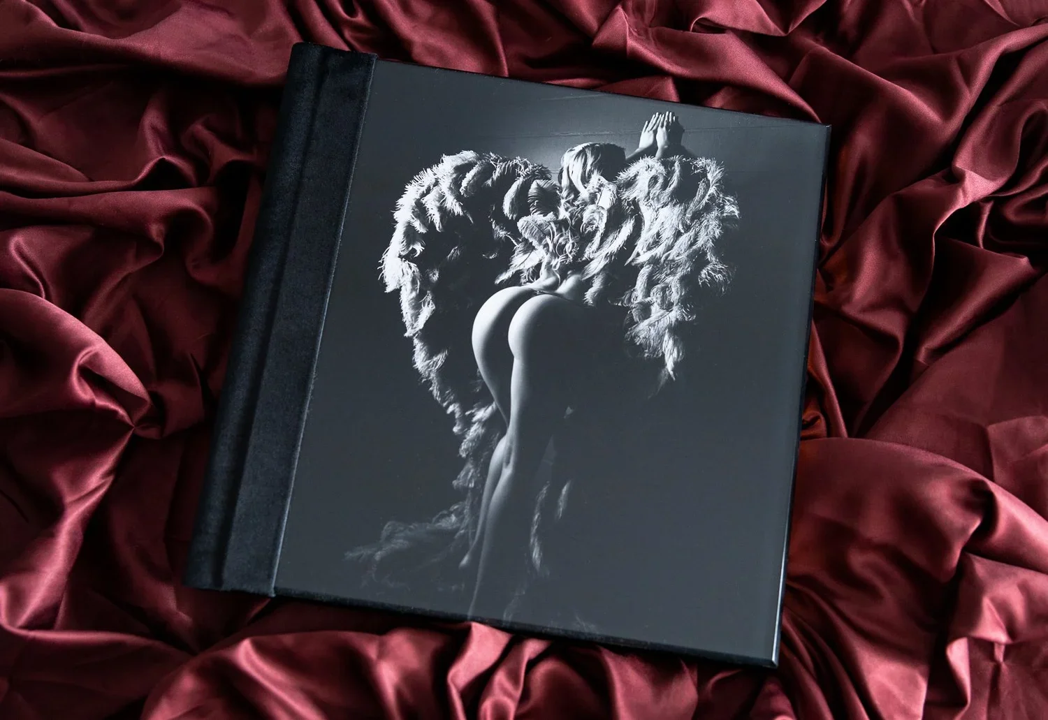 luxe album boudoir shoot 3.webp