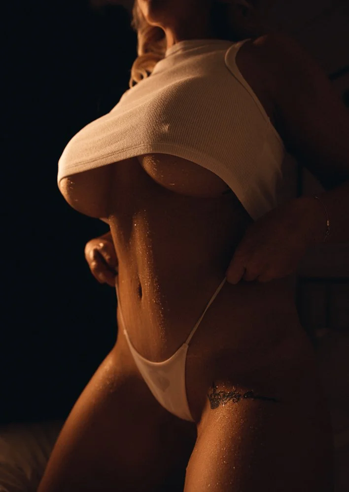 Relaxed and intimate bridal boudoir experience Brisbane