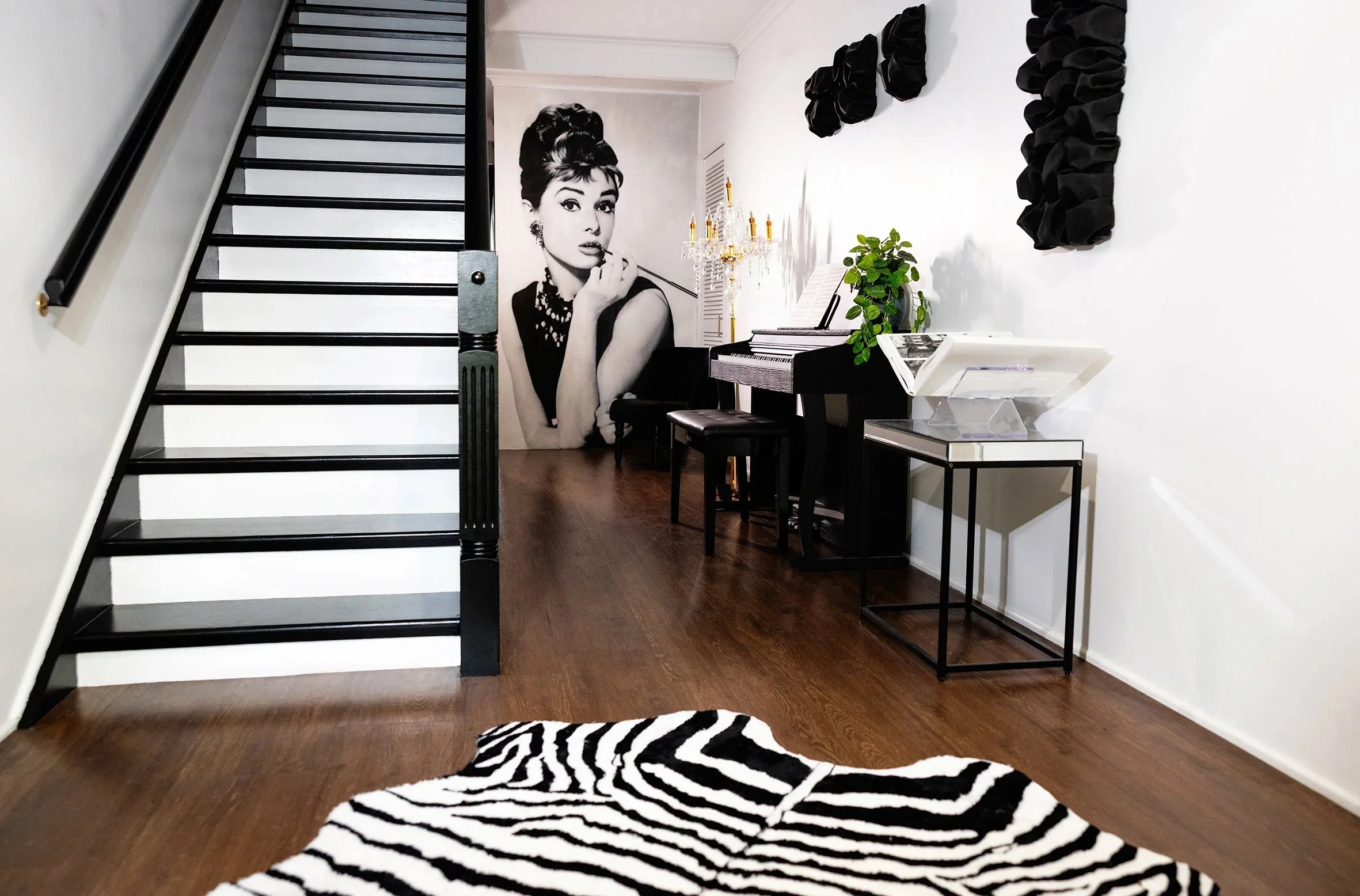 boudoir studio entry piano, black and white