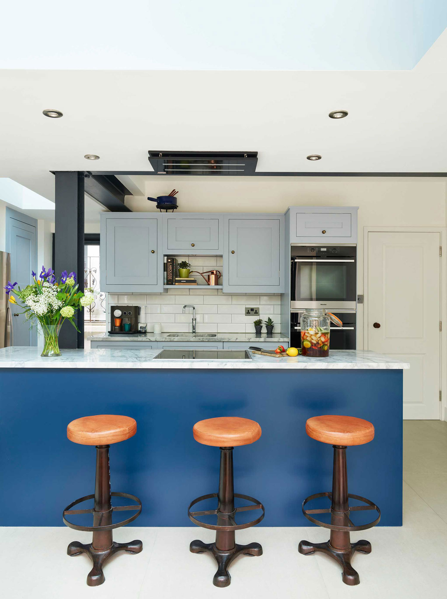 Islington Harvey Jones Kitchen – Photo by Darren Chung | Styling by Design By Portia