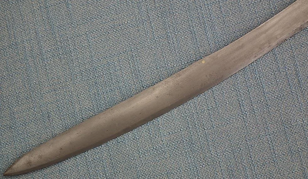A brass disc inset near the yelman . ( Source )