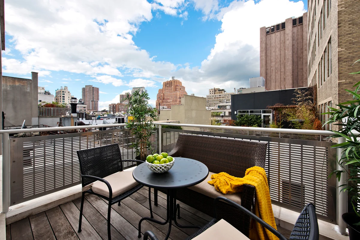 Penthouse Balcony Off Kitchen/ Dining