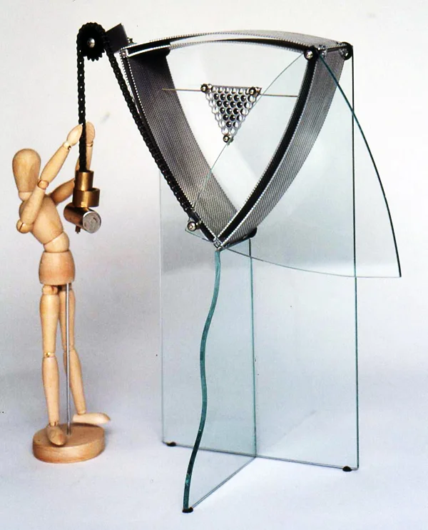 TriangleVitrine.jpg