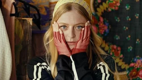 'Idiotka' - A Stylish, Rapid-Fire Satire on the Fashion World